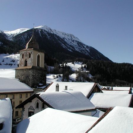 Hotel Weisses Kreuz Bergün Eksteriør billede