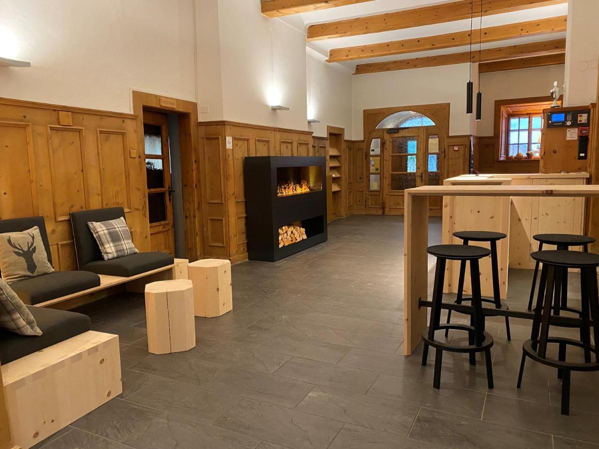Hotel Weisses Kreuz Bergün Eksteriør billede
