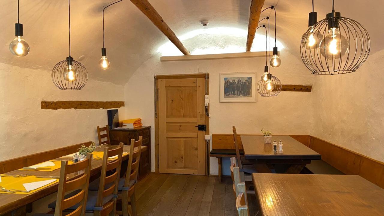 Hotel Weisses Kreuz Bergün Eksteriør billede