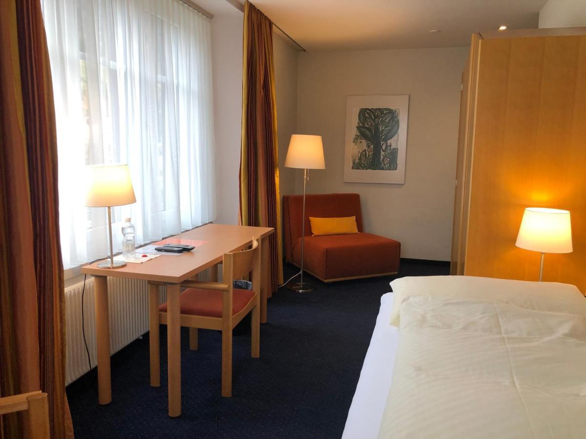 Hotel Weisses Kreuz Bergün Eksteriør billede